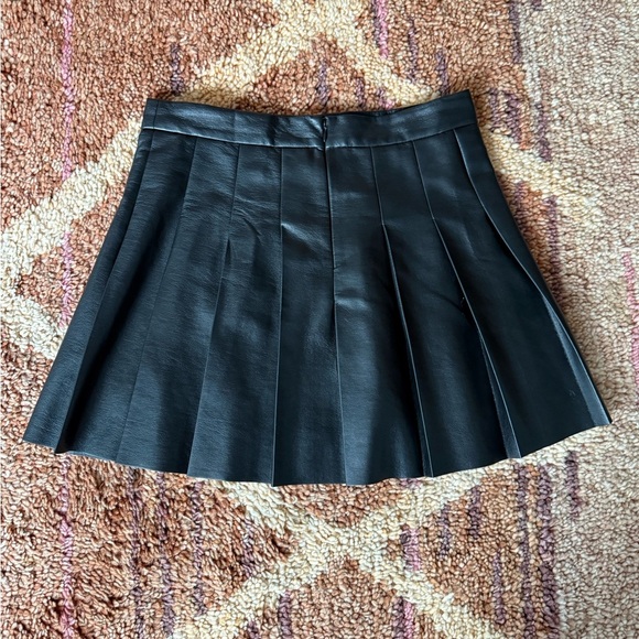 ARITZIA Black Pleated Faux Leather Skirt - Picture 3 of 7